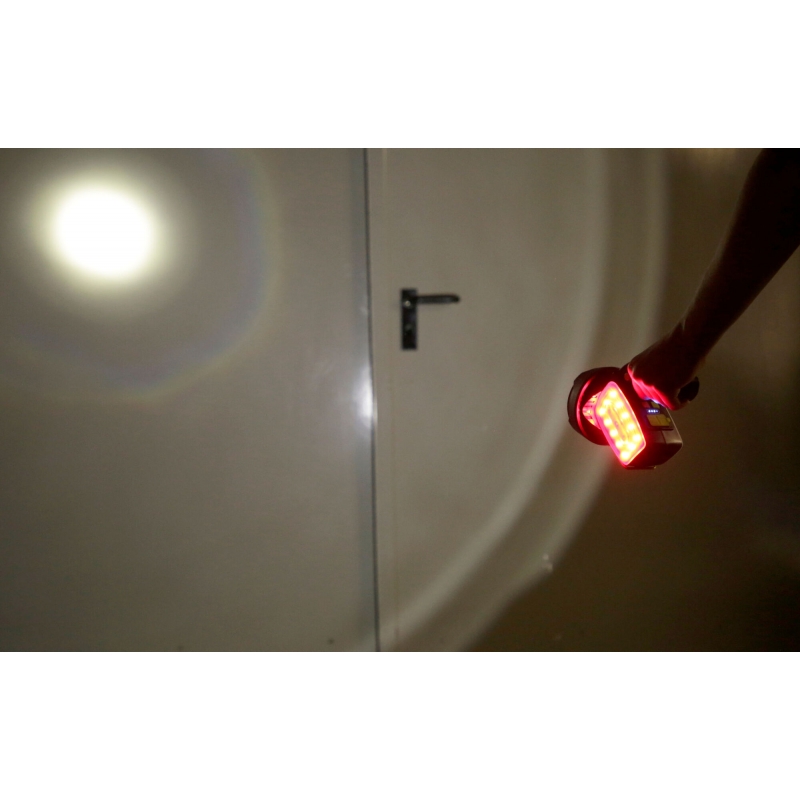 345622 - Projecteur manuel LED 5W, &agrave; batterie - KERBL - Agrodieren.be - 345622