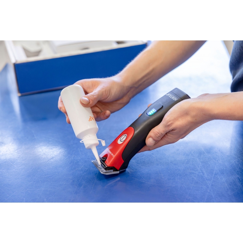 GT604 - Huile pour tondeuse Aesculap 90 ml - KERBL - Agrodieren.be - GT604