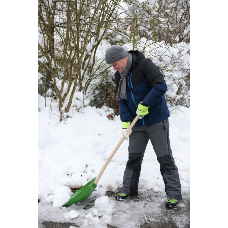 Pelle &agrave; neige et &agrave; c&eacute;r&eacute;ales en - 29666