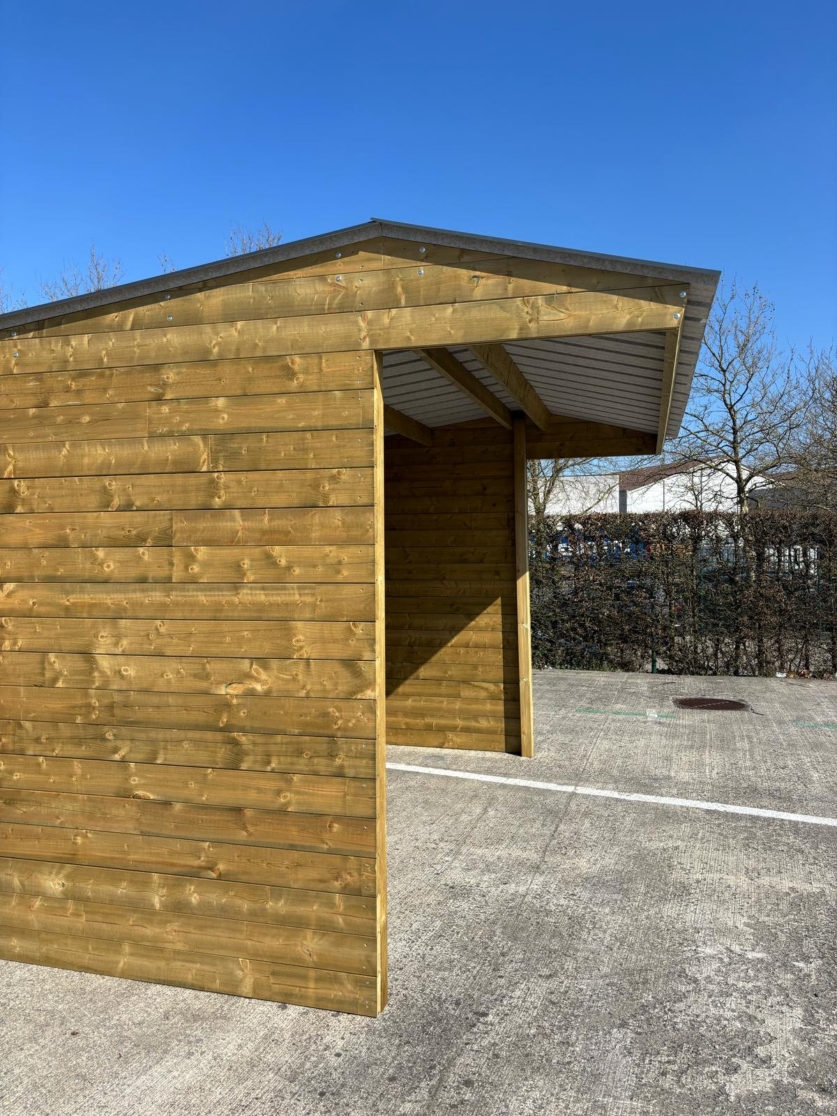 Agrodieren - Abris en bois de haute qualité aux meilleurs prix - retrait, livraison en kit prêt à monter ou service d’installation possible.